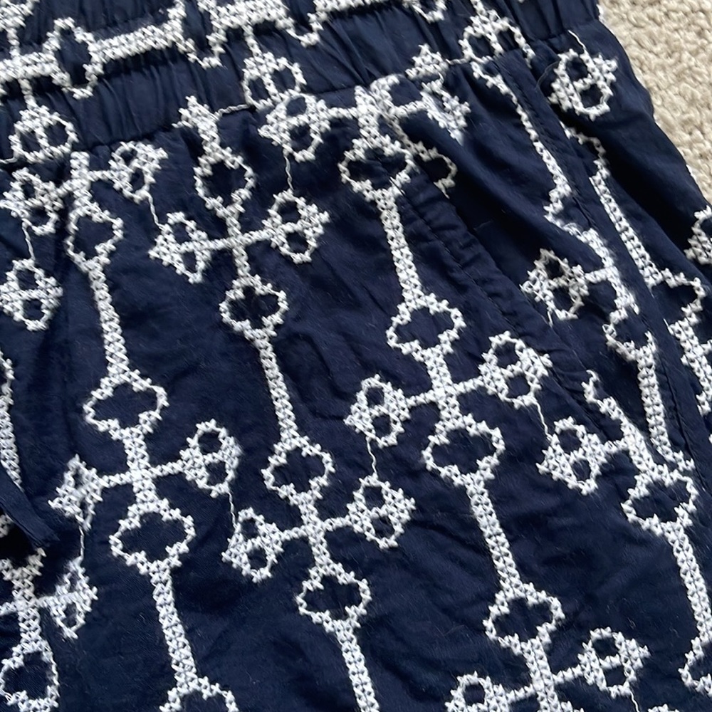 GAP Embroidered Skirt - Picture 2 of 5
